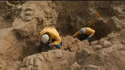 Deux momies précolombiennes waris découvertes dans la banlieue de Lima