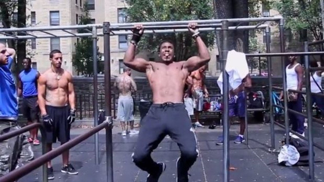 Können Sie bei dieser unmenschlichen Klimmzug-Challenge mithalten?