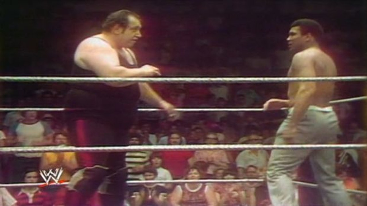 Muhammad Ali trifft auf den Riesenwrestler „Gorilla Monsoon“!