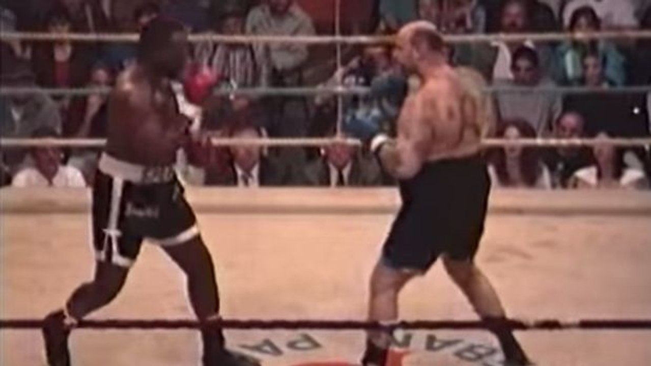 Ein Bare-Knuckle-Champion gegen einen Profi-Boxer: Wer wird gewinnen?