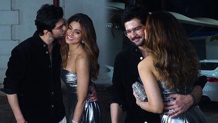 Shamita Shetty Rakesh Bapat ने Media के सामने किया Kiss Video Viral | Boldsky