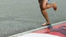 Courir pieds nus : bon ou mauvais ? Les bénéfices et risques du barefoot running