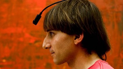 Neil Harbisson, l'homme cyborg qui entend les couleurs