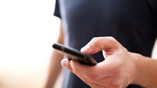 Allergie : démangeaisons, rougeurs, et si ça venait de votre téléphone portable ?