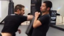 Krav Maga: Diese Technik zeigt euch, wie ihr mit einem einzigen Ellenbogenschlag den Gegner lähmen können