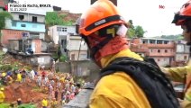 فيديو: فرق الطوارئ البرازيلية تزيح الأوحال والأنقاض في بلدة ضربتها انهيارات أرضية