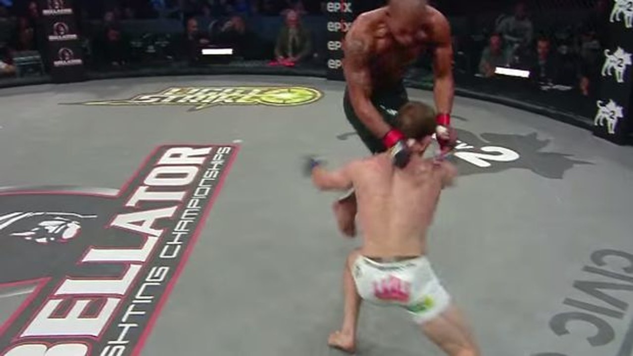 MMA: Joey Holt vernichtet Clint Musser mit einem gewaltigen Knietritt in den Kopf