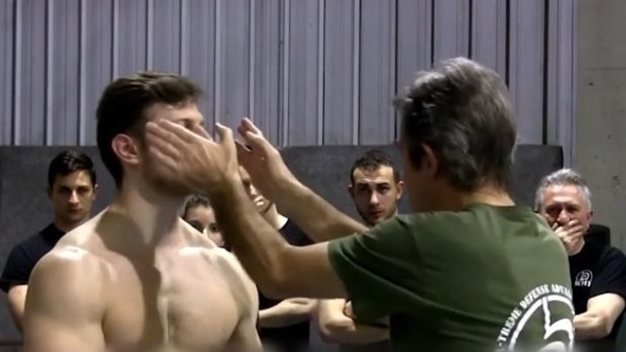 Schaut euch eine strategische Druckstelle aus dem Krav Maga an