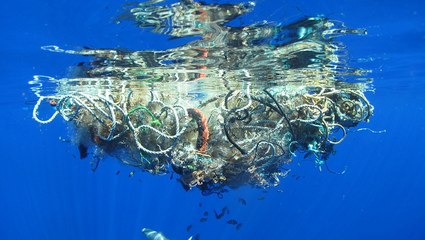 Pollution : du plastique disparaît mystérieusement de la surface des océans