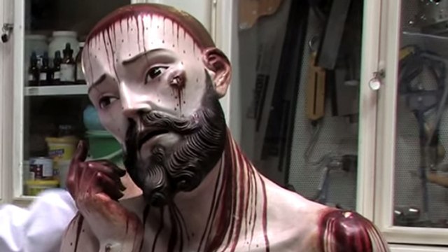 Des dents humaines retrouvées dans la bouche d'une statue du Christ