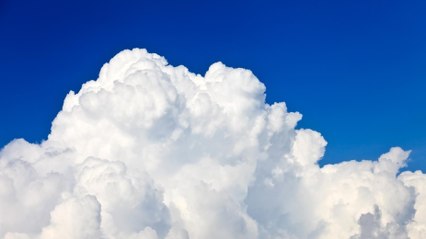 Pourquoi les nuages ne tombent-ils pas du ciel ?