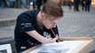 Mariusz Kedzierski: Er wurde ohne Arme geboren, verzichtet jedoch nicht auf seine Leidenschaft - das Zeichnen