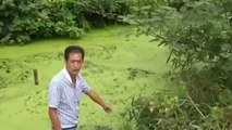 Un jeune Chinois fait une étonnante découverte en se lavant les mains dans une rivière