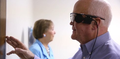 Aveugle depuis 30 ans, il retrouve la vue grâce à un "œil bionique"