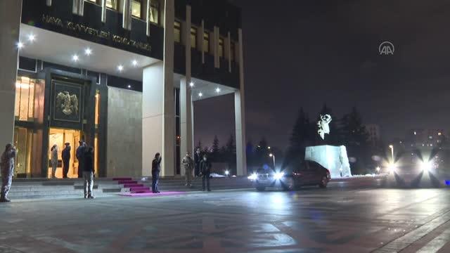 Bakan Akar, Kış Kartalı Harekatı nı, komuta kademesiyle Hava Harekat Merkezi'nden yönetti