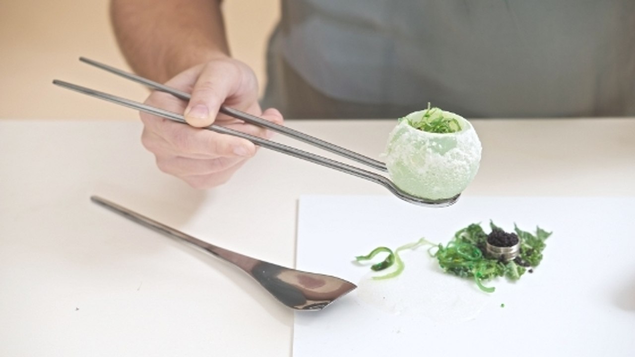 L'étonnante machine qui transforme le plastique en champignons comestibles