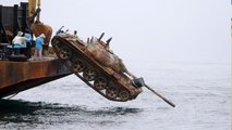 Des chars d'assaut jetés à la mer en Thaïlande