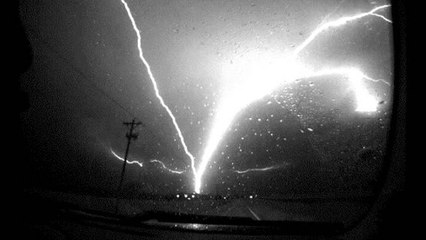 Un rare phénomène d'éclairs ascendants immortalisé par des chercheurs