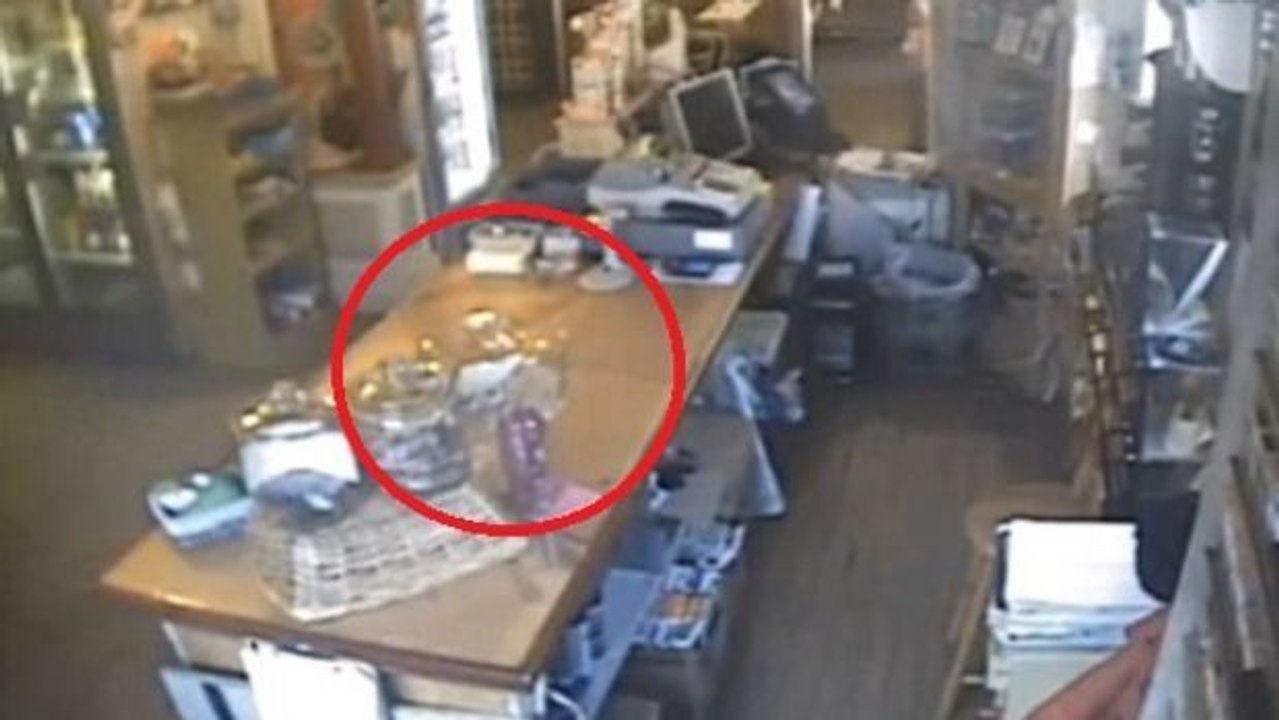 Diese Kamera filmt ein paranormales Phänomen in einem Geschäft