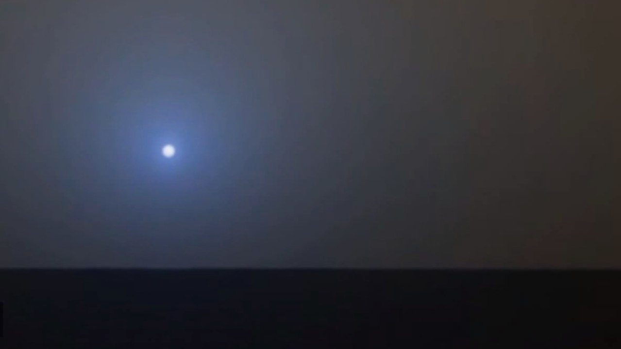 Un étonnant coucher de soleil observé depuis la planète Mars