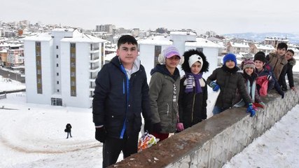 KAYAK MERKEZİNE GİDEMEYEN ÇOCUKLARIN UĞRAK YERİ 'YUMURTATEPE'