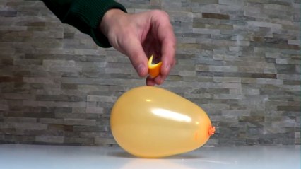 L'étonnante expérience des ballons et du zeste d'orange