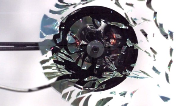 Voilà ce qui arrive quand un CD tourne beaucoup trop vite