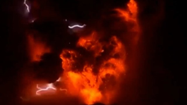 Découvrez les impressionnantes images de l'éruption du volcan Calbuco