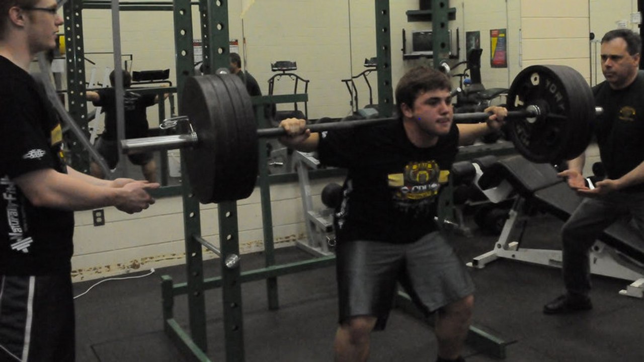 Epic Fail: Dieser Mann hätte vielleicht ein bisschen weniger heben sollen...