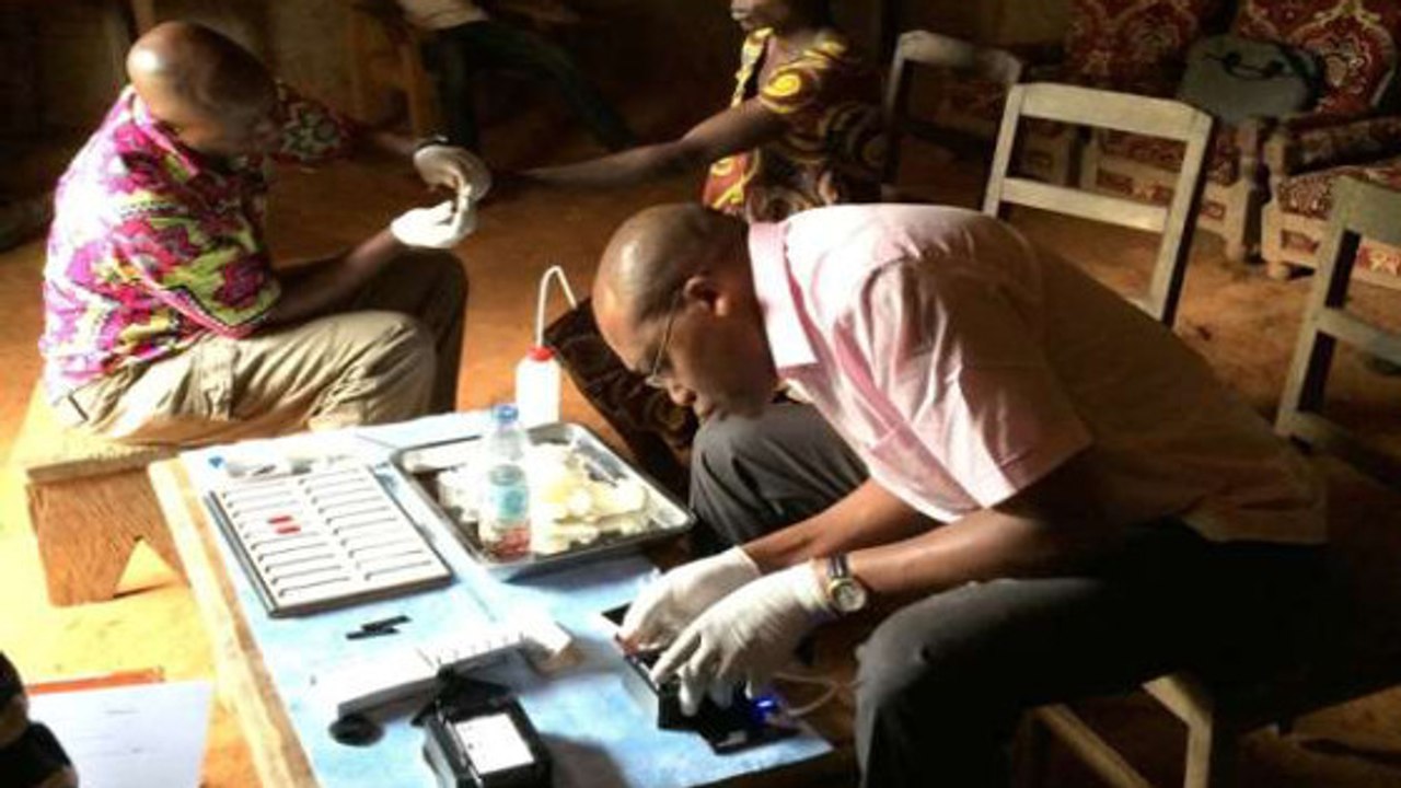 CellScope : l'appareil qui transforme l'iPhone en microscope pour le diagnostic de la loase