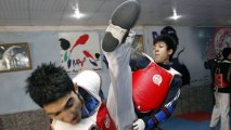Extremes Training von Taekwondo-Meistern