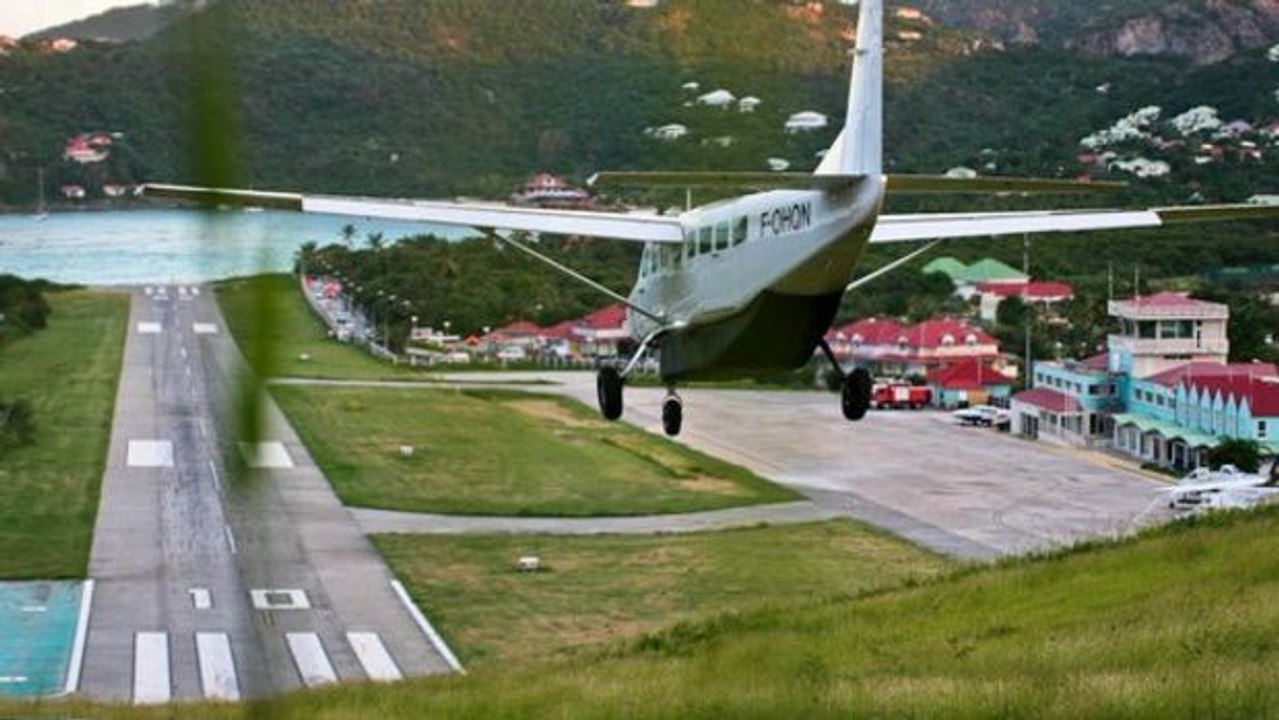 Warum gilt der Flughafen in St. Barth als der Gefährlichste der Welt?