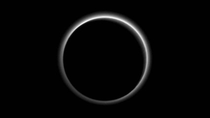 Pluton : d'étonnantes vapeurs et des glaces mouvantes dévoilées par New Horizons