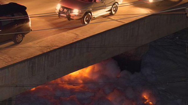 Le lac Bellandur est tellement pollué en Inde qu'il mousse et prend feu