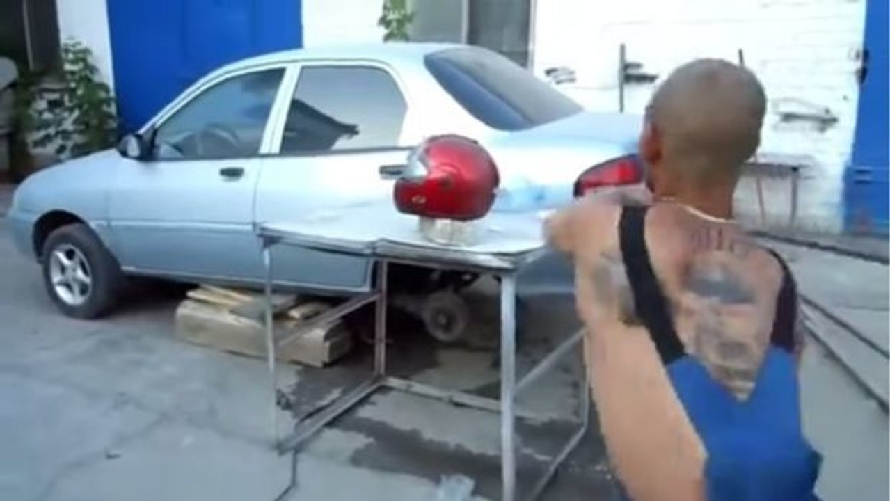 Crash-Test: Vergleich zwischen einem japanischen und einem chinesischen Helm