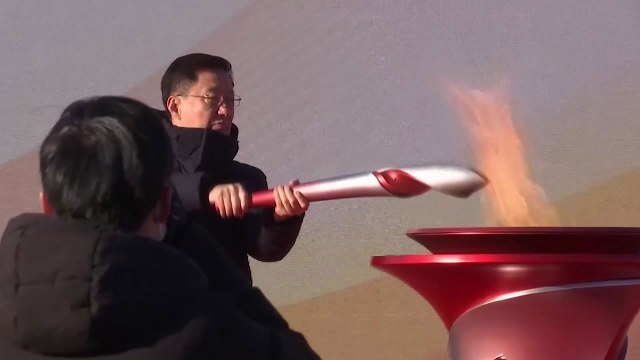 중국, 올림픽 성화 봉송 시작...3일간 '약식 진행'으로 분위기 뜰까? / YTN