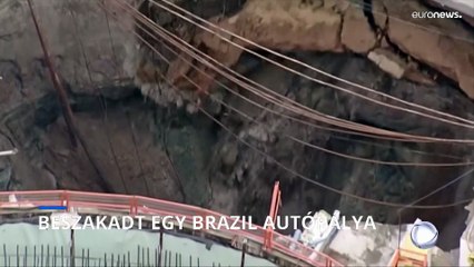 Csak egy hatalmas víznyelő maradt a brazil autópálya helyén