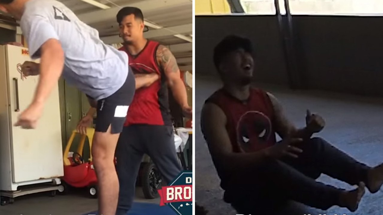 Max Holloway macht seinen Trainingspartner mit einem beeindruckenden Tritt fertig