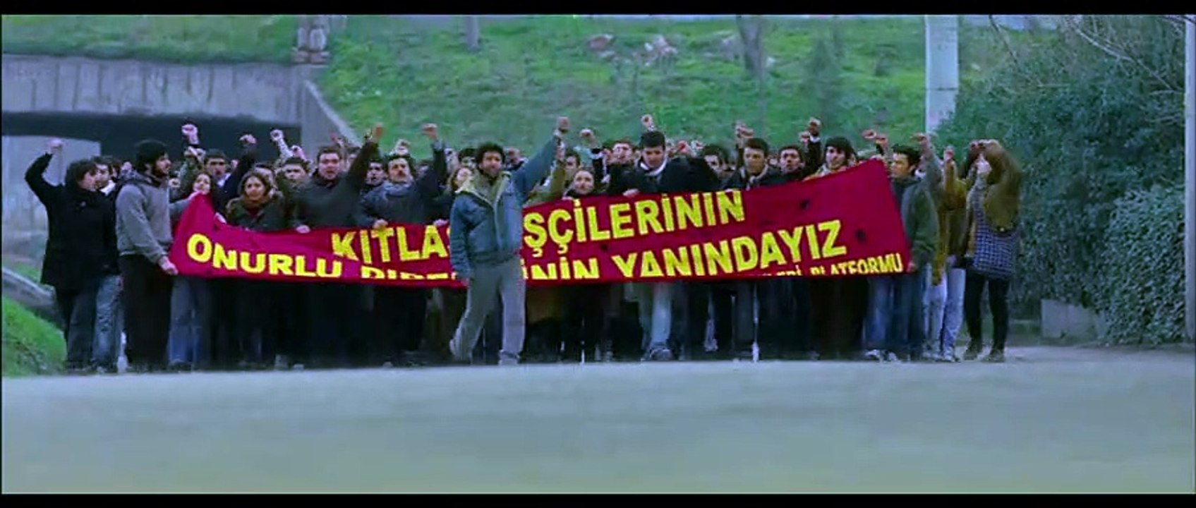 Aşk ve Devrim Dublajlı Teaser