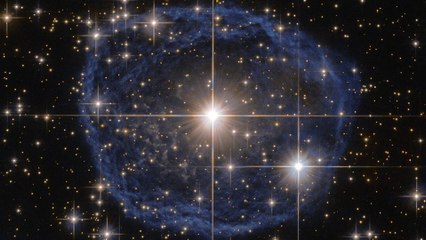Hubble capture l'étonnante image d'une énorme bulle bleue spatiale