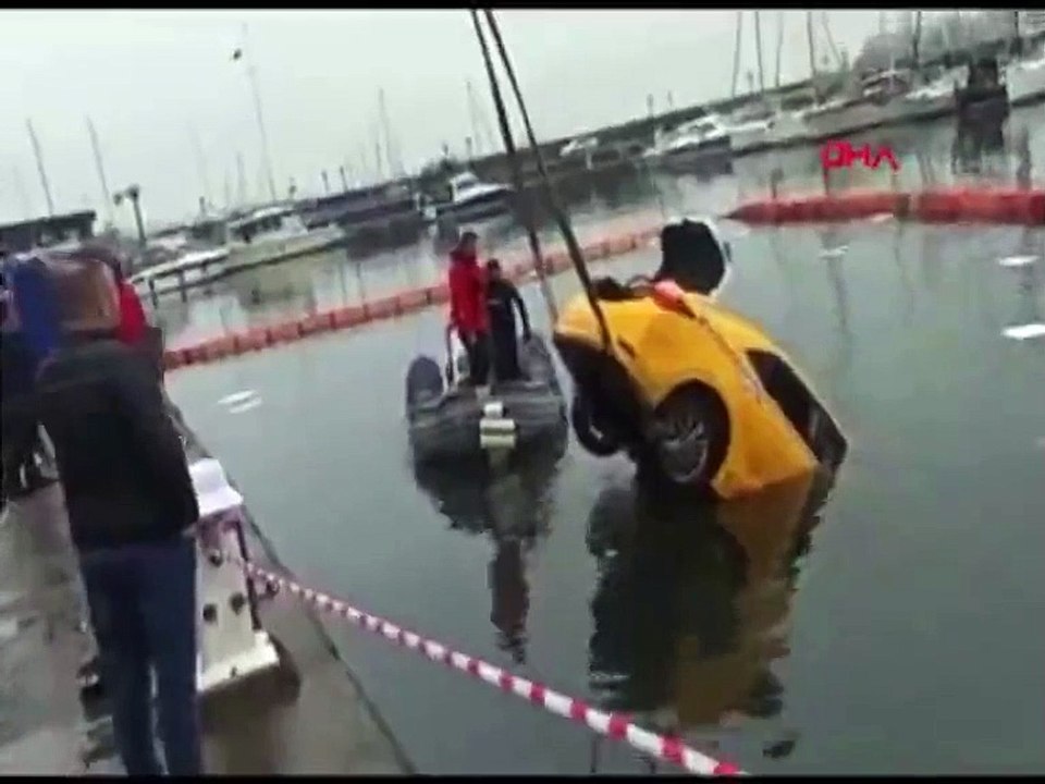Model Ece Su Uçkan taksiyle birlikte denize düştü