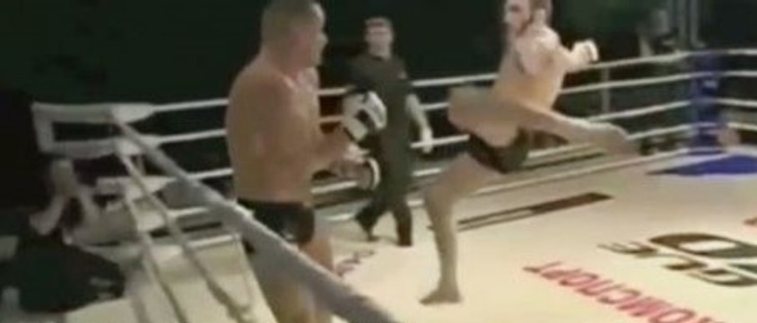 Er verpasst seinem Gegner einen großartigen KO mit diesem Taekwondo Killer Kick