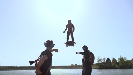 Voici le Flyboard Air, à mi-chemin entre un jetpack et un skate