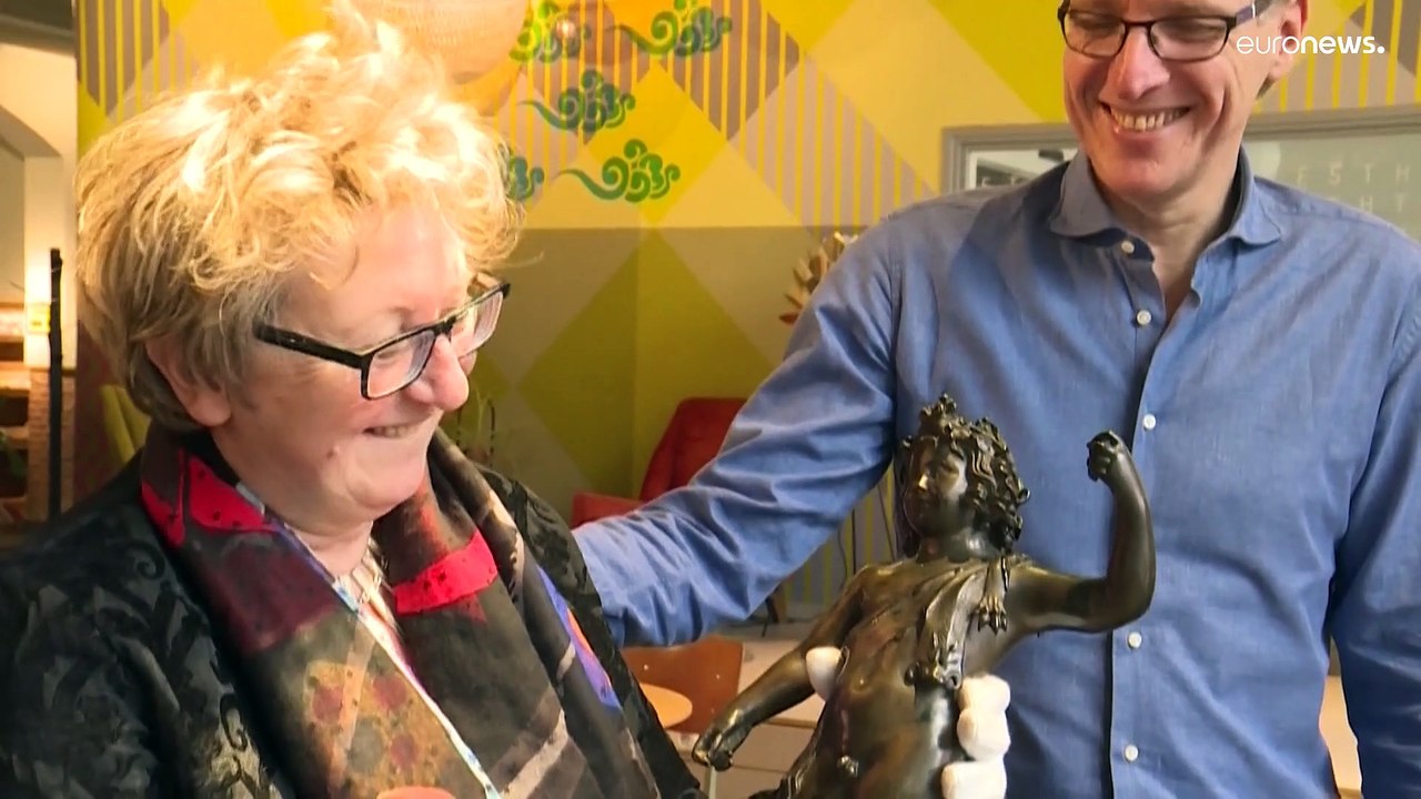 "Indiana Jones" recupera una statua romana di Bacco bambino: era stata rubata nel 1973