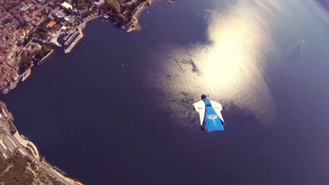 Raphaël Dumont schafft die erste Landung in einem Wingsuit ohne Fallschirm