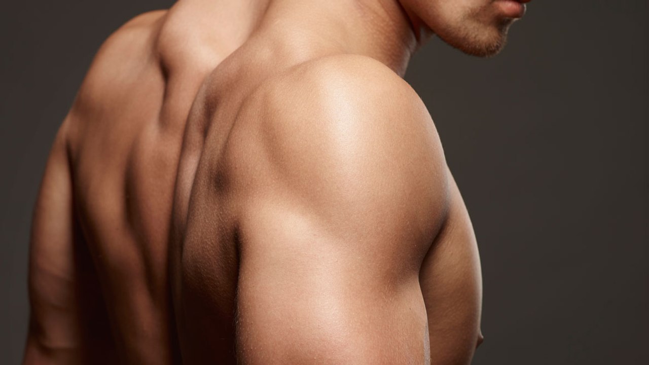 Extremes Training für die Schulterpartie