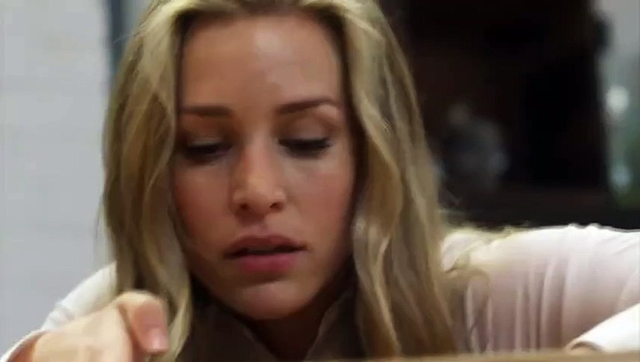 Covert Affairs - season 3 Orijinal Fragman