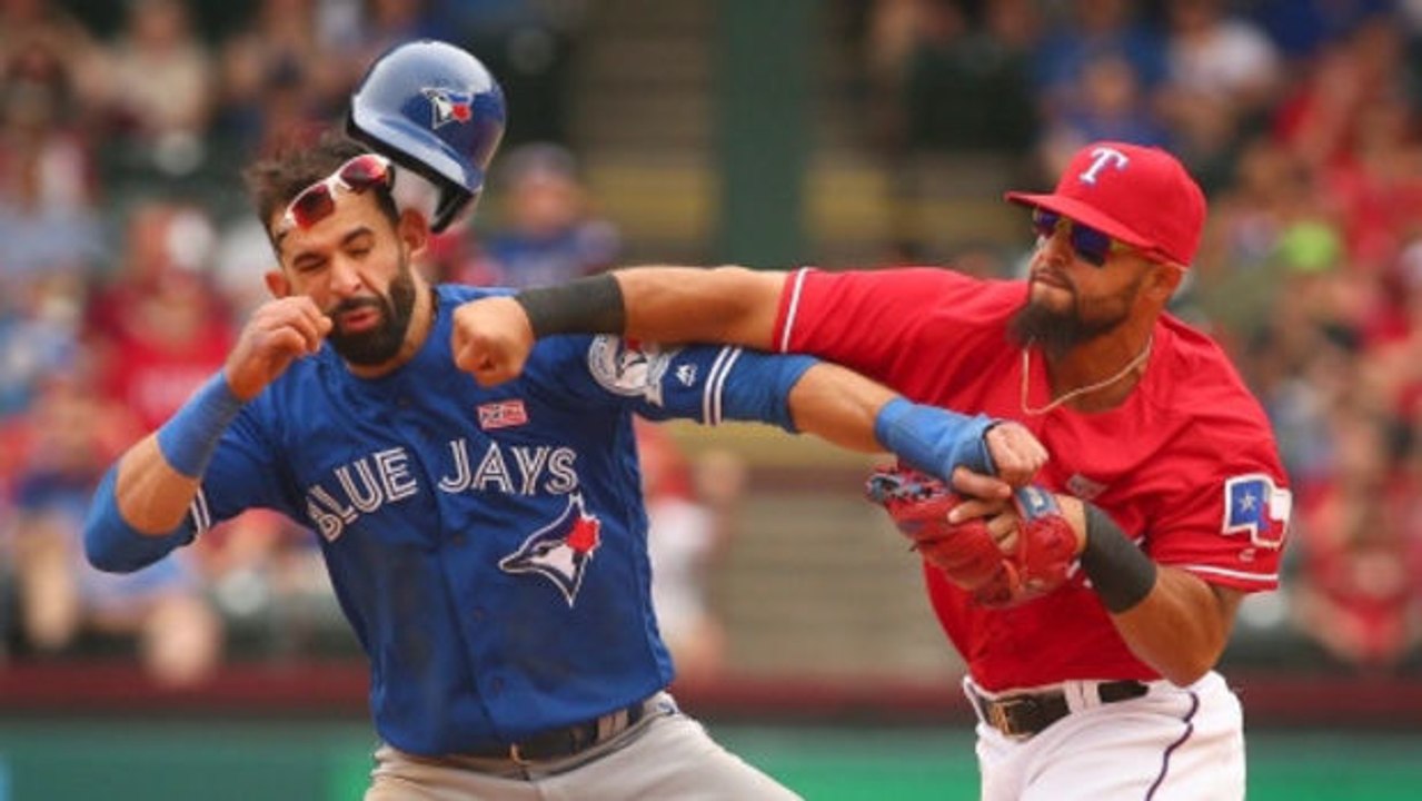 Beeindruckende Massenschlägerei bei einem Baseballspiel
