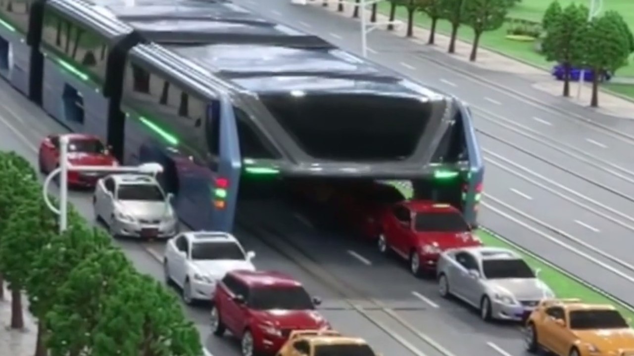 Neues Transportmittel: Dieser Riesenbus rollt über die Straßen Chinas