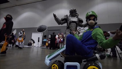 Luigi et son regard menaçant terrorisent l'Anime Expo 2014 !